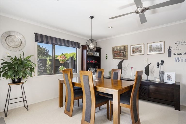 Photo of property in 53 Matene Place, Papamoa Beach, Papamoa, 3118