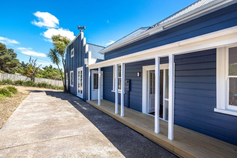 Photo of property in 6 Erua Road, Ostend, Waiheke Island, 1081