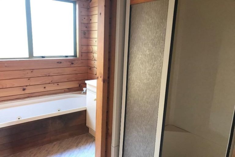 Photo of property in 13 Randal Place, Bayview, Auckland, 0629