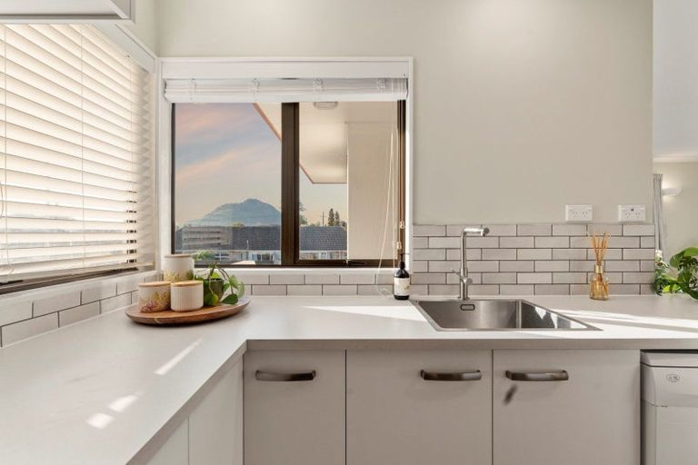 Photo of property in 1 Sutherland Avenue, Mount Maunganui, 3116