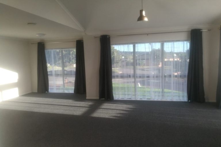 Photo of property in 30 Farmdale Court, Flat Bush, Auckland, 2019