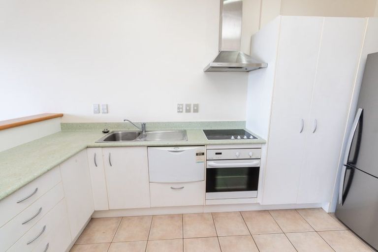 Photo of property in Stadium Garden Flats, 412/107 Thorndon Quay, Pipitea, Wellington, 6011