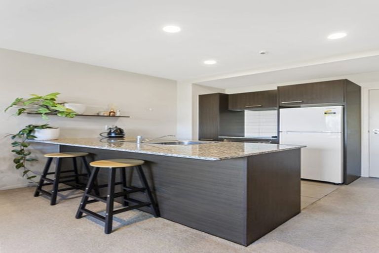 Photo of property in Shoal Haven Apartments, 408a/130 Anzac Street, Takapuna, Auckland, 0622