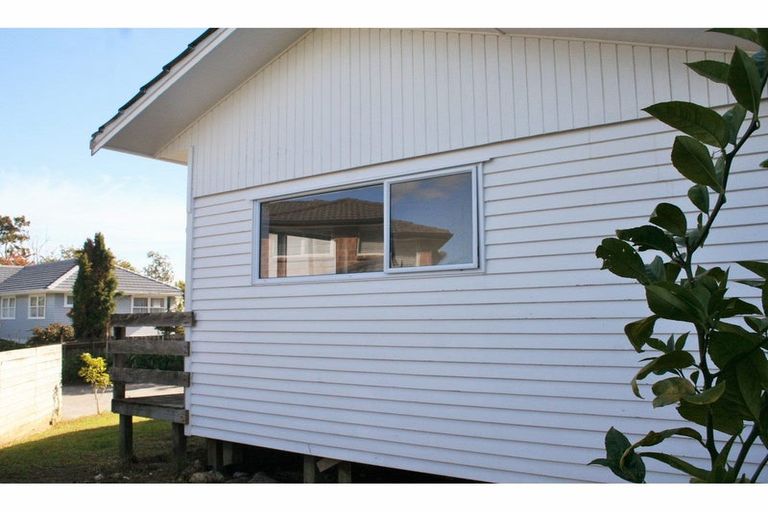 Photo of property in 33c Farquhar Road, Glendene, Auckland, 0602