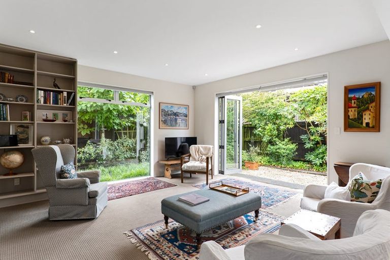 Photo of property in 7 Tui Street, Fendalton, Christchurch, 8041