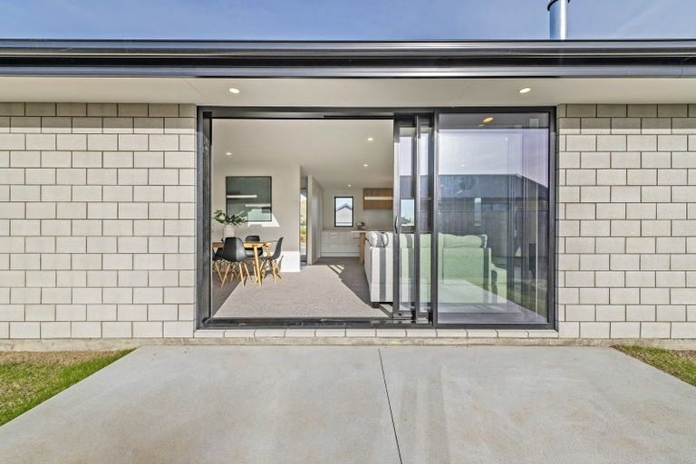 Photo of property in 1 Cedric Place, Darfield, 7510