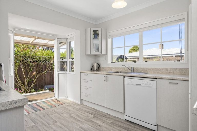 Photo of property in 82 Shakespeare Street, Leamington, Cambridge, 3432