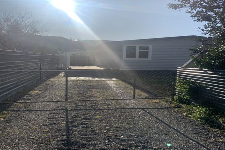 Photo of property in 26 Bethune Street, Featherston, 5710