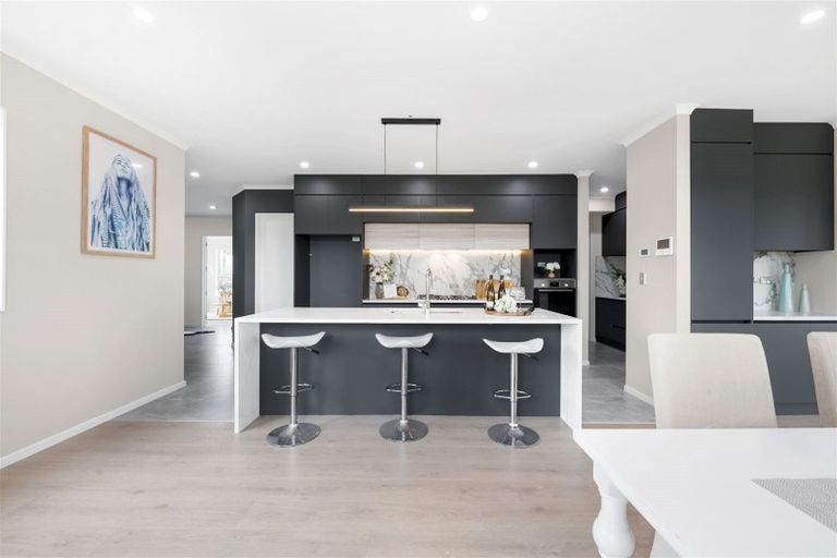 Photo of property in 15 Drumconnell Drive, Flat Bush, Auckland, 2019