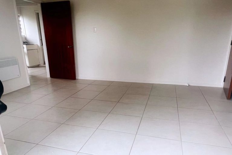 Photo of property in 4 Colin Wild Place, Glenfield, Auckland, 0629