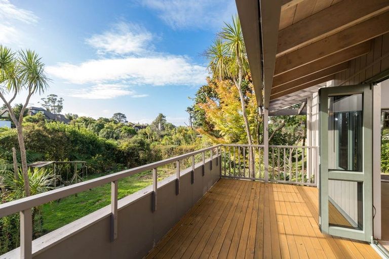 Photo of property in 6 Tree Fern Trail, Campbells Bay, Auckland, 0630