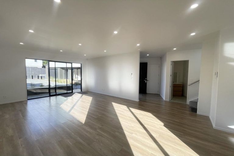 Photo of property in 26b Sandgate Avenue, Botany Downs, Auckland, 2010