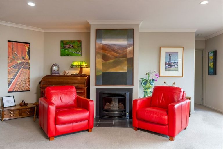 Photo of property in 18 Russell Street, Picton, 7220