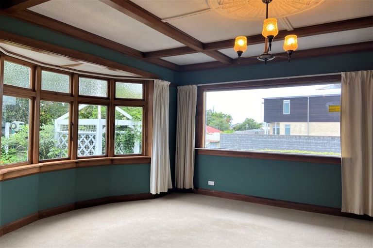 Photo of property in 12 Mangorei Road, Strandon, New Plymouth, 4312