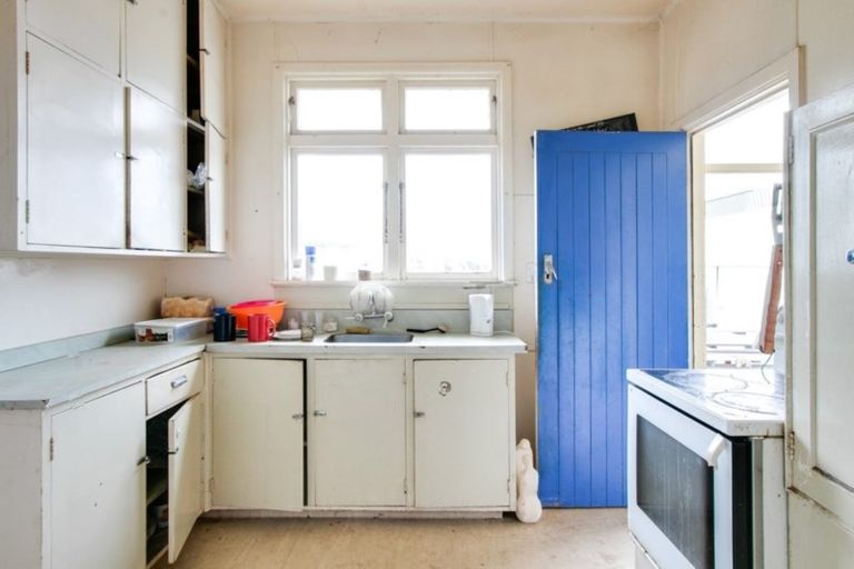 Photo of property in 144 Carlyle Street, Napier South, Napier, 4110