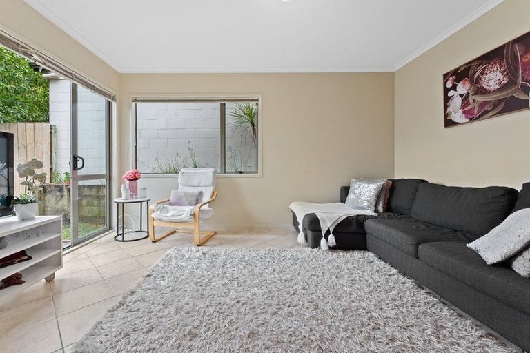 Photo of property in 39 Tiri Tiri Road, Birkdale, Auckland, 0626