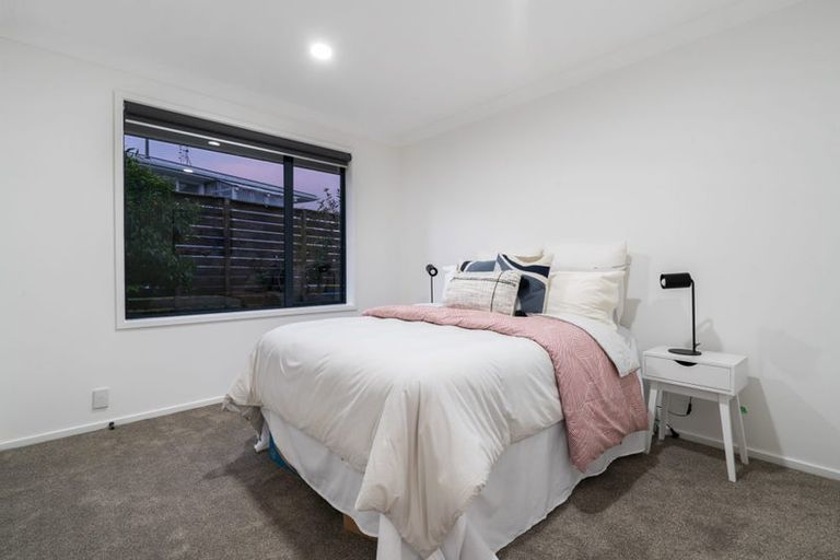 Photo of property in 12 Hocken Place, Mangere Bridge, Auckland, 2022