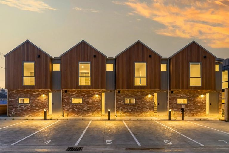 Photo of property in 11/1 Rainey Grove, Taita, Lower Hutt, 5011