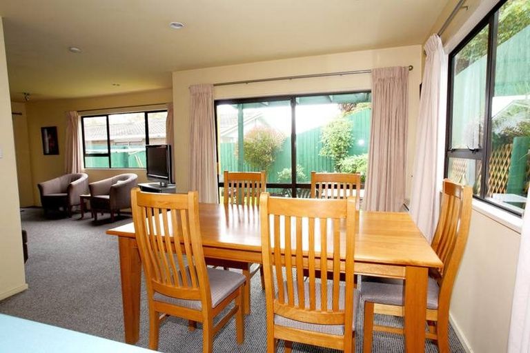 Photo of property in 2/32 Palatine Terrace, Huntsbury, Christchurch, 8022