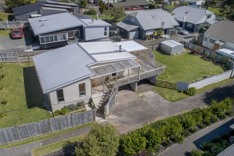 Photo of property in 30 Holiday Road, Stanmore Bay, Whangaparaoa, 0932