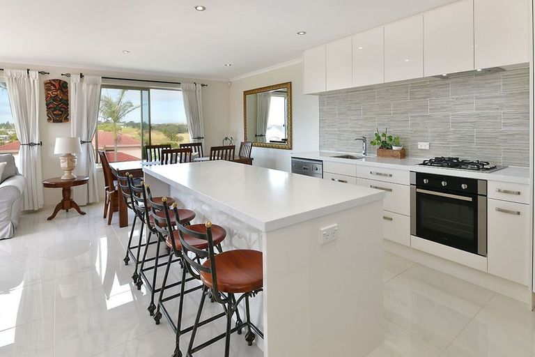 Photo of property in 27 Mariner Drive, Gulf Harbour, Whangaparaoa, 0930