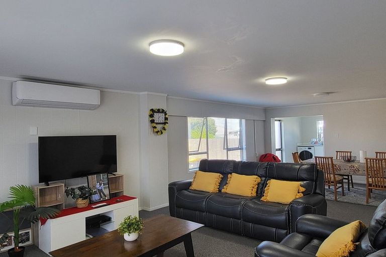 Photo of property in 41 Ferguson Street, Manurewa East, Auckland, 2102