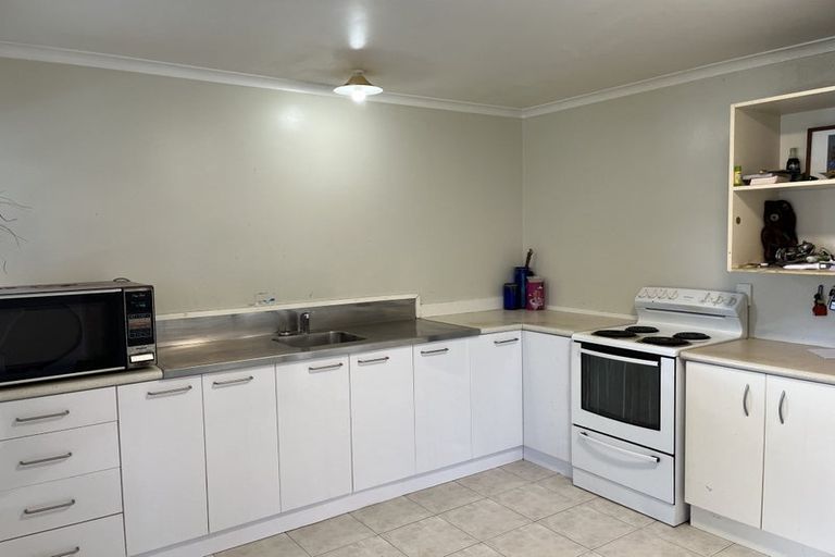 Photo of property in 25 Elder Place, Massey, Auckland, 0614