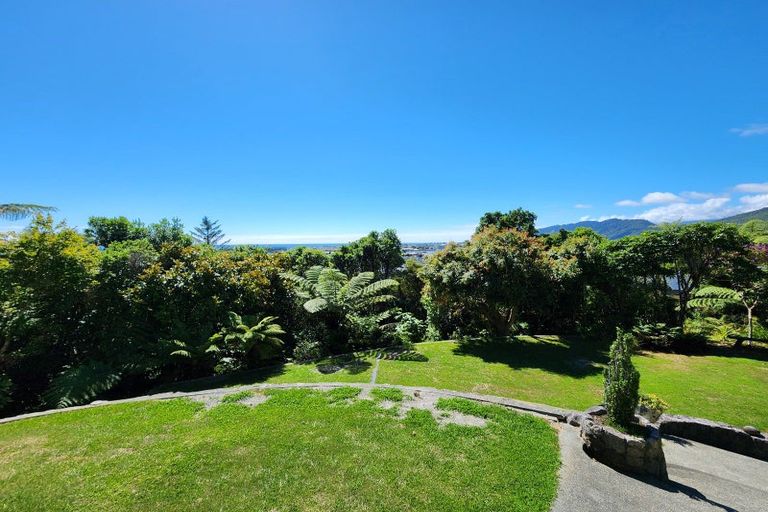 Photo of property in 33 Joyce Crescent, Greymouth, 7805