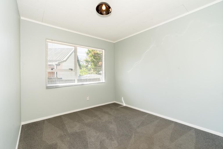 Photo of property in 21 Manor Place, Bader, Hamilton, 3206