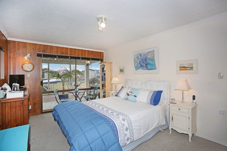 Photo of property in 8 Cottonwood Place, Kawakawa Bay, Papakura, 2585