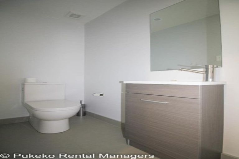 Photo of property in 26/11 Ray Small Drive, Papakura, 2110