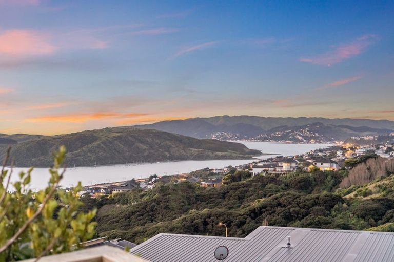 Photo of property in 18 Milford Street, Aotea, Porirua, 5024