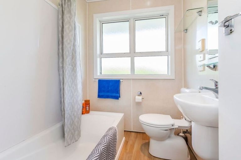 Photo of property in 6 Roy Street, Tawa, Wellington, 5028