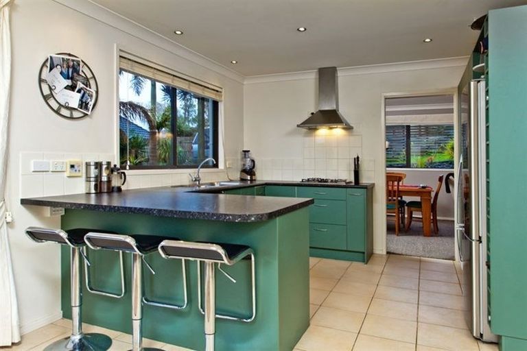 Photo of property in 32 Chadlington Avenue, Henderson, Auckland, 0612