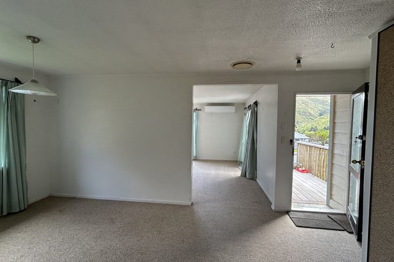 Photo of property in 14 Frobisher Street, Island Bay, Wellington, 6023