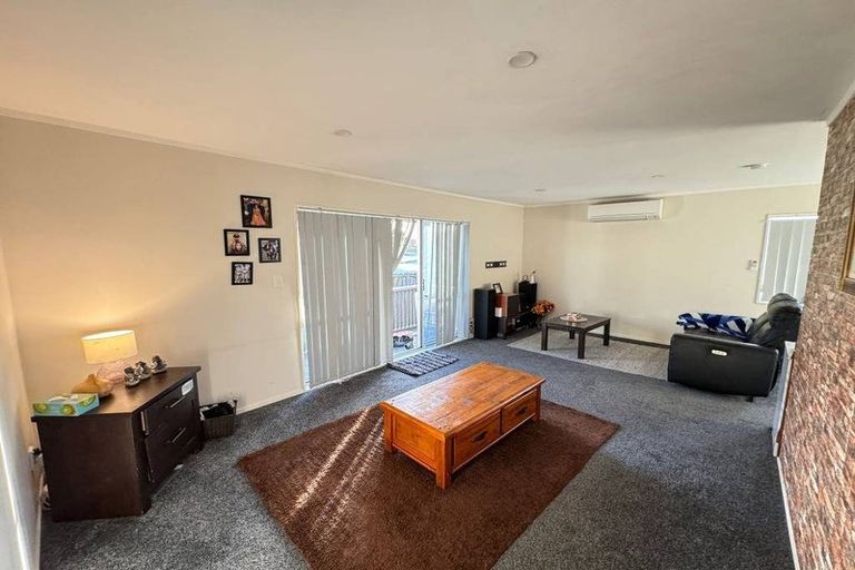 Photo of property in 15 Hinerau Street, Henderson, Auckland, 0612
