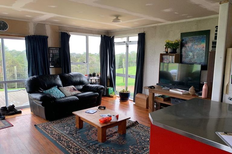 Photo of property in 79 Longs Road, Hikurangi, 0181