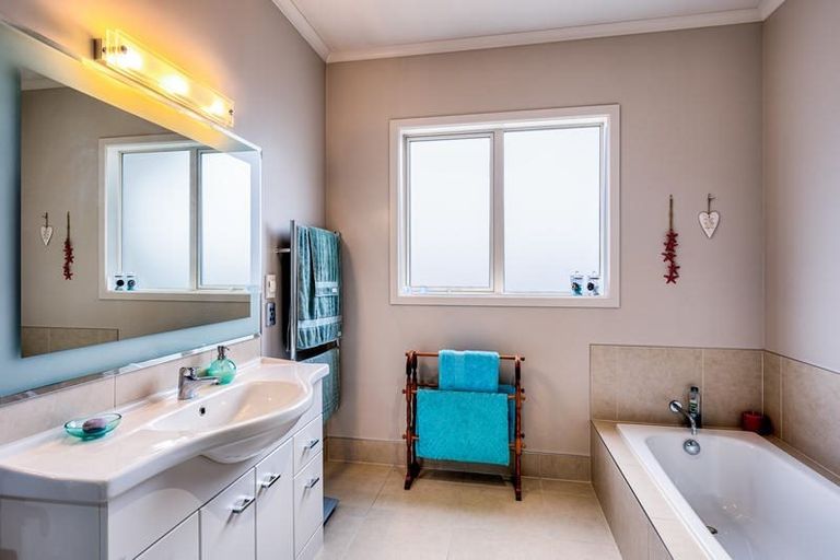 Photo of property in 17 The Dunes, Cromwell, 9310