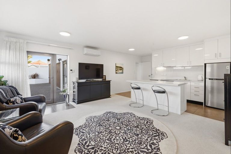 Photo of property in 670 Papamoa Beach Road, Papamoa Beach, Papamoa, 3118