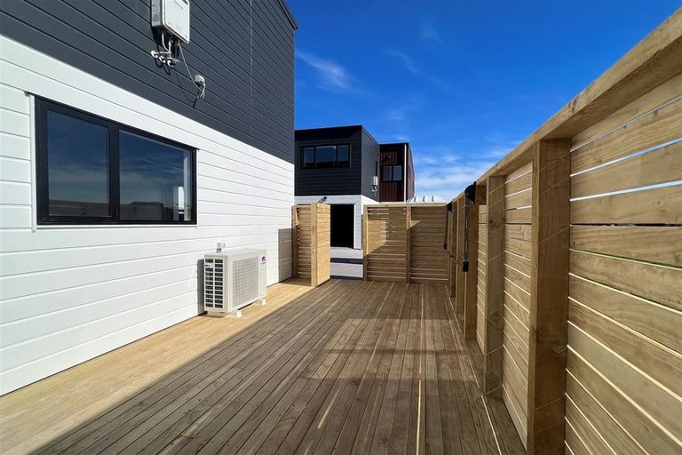 Photo of property in 31 Aramata Road, Papakura, 2110