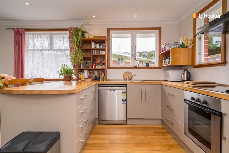 Photo of property in 32 Gresham Street, Tainui, Dunedin, 9013