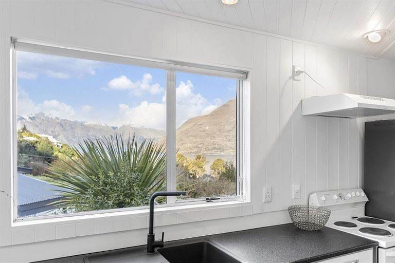 Photo of property in 17a Arawata Terrace, Fernhill, Queenstown, 9300