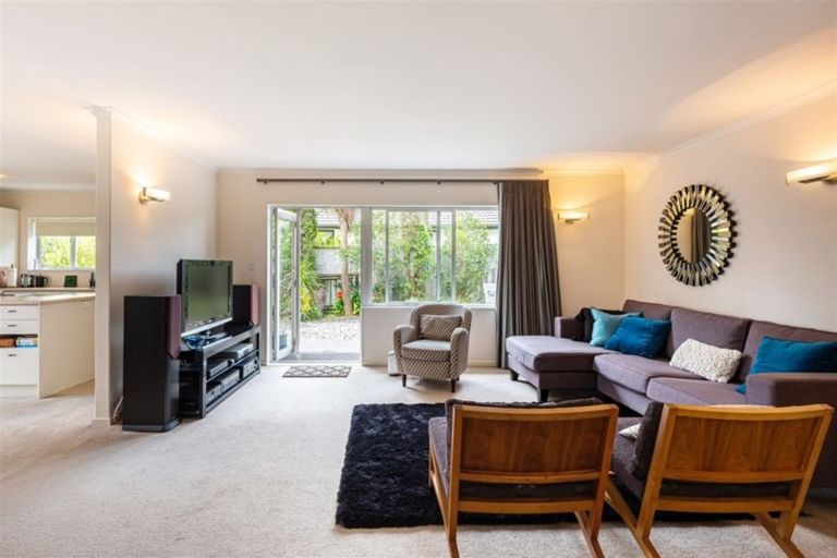 Photo of property in 79 Nimstedt Avenue, Oteha, Auckland, 0632