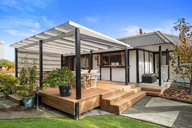 Photo of property in 2/531 Beach Road, Murrays Bay, Auckland, 0630