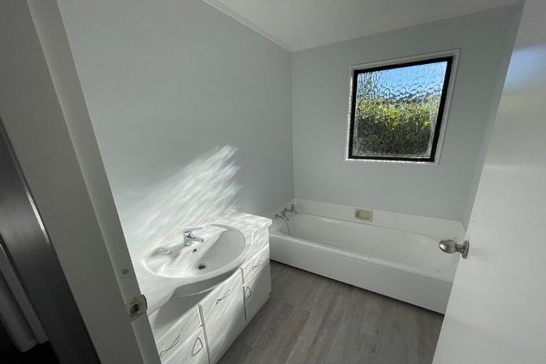 Photo of property in 63 Percy Dyett Drive, Karori, Wellington, 6012