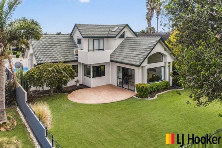 Photo of property in 82 Glenross Drive, Wattle Downs, Auckland, 2103