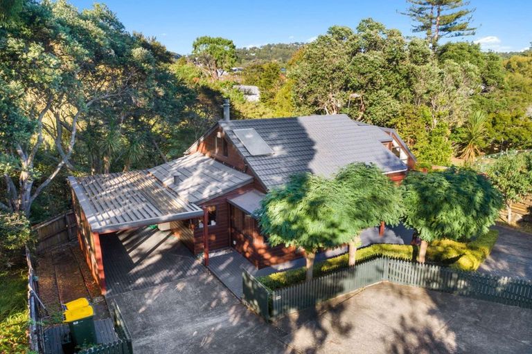 Photo of property in 58a Lantana Road, Green Bay, Auckland, 0604