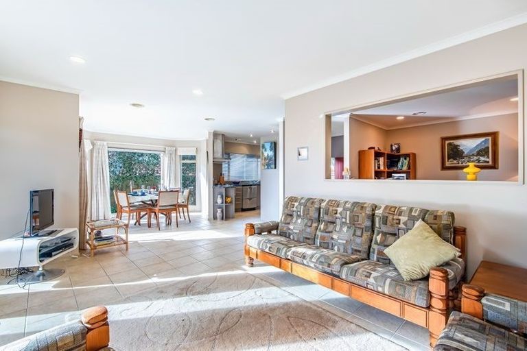 Photo of property in 1/126 Whangaparaoa Road, Red Beach, 0932