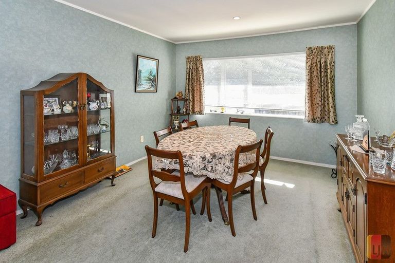 Photo of property in 28 Chippewa Place, Conifer Grove, Takanini, 2112