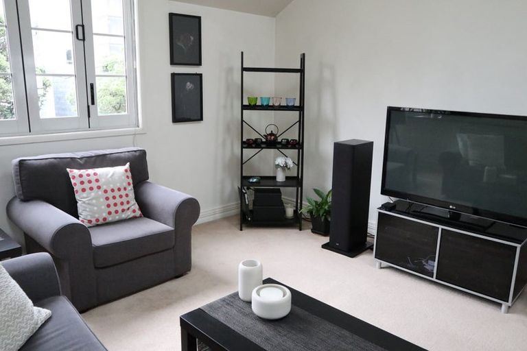 Photo of property in 34 Pipitea Street, Thorndon, Wellington, 6011